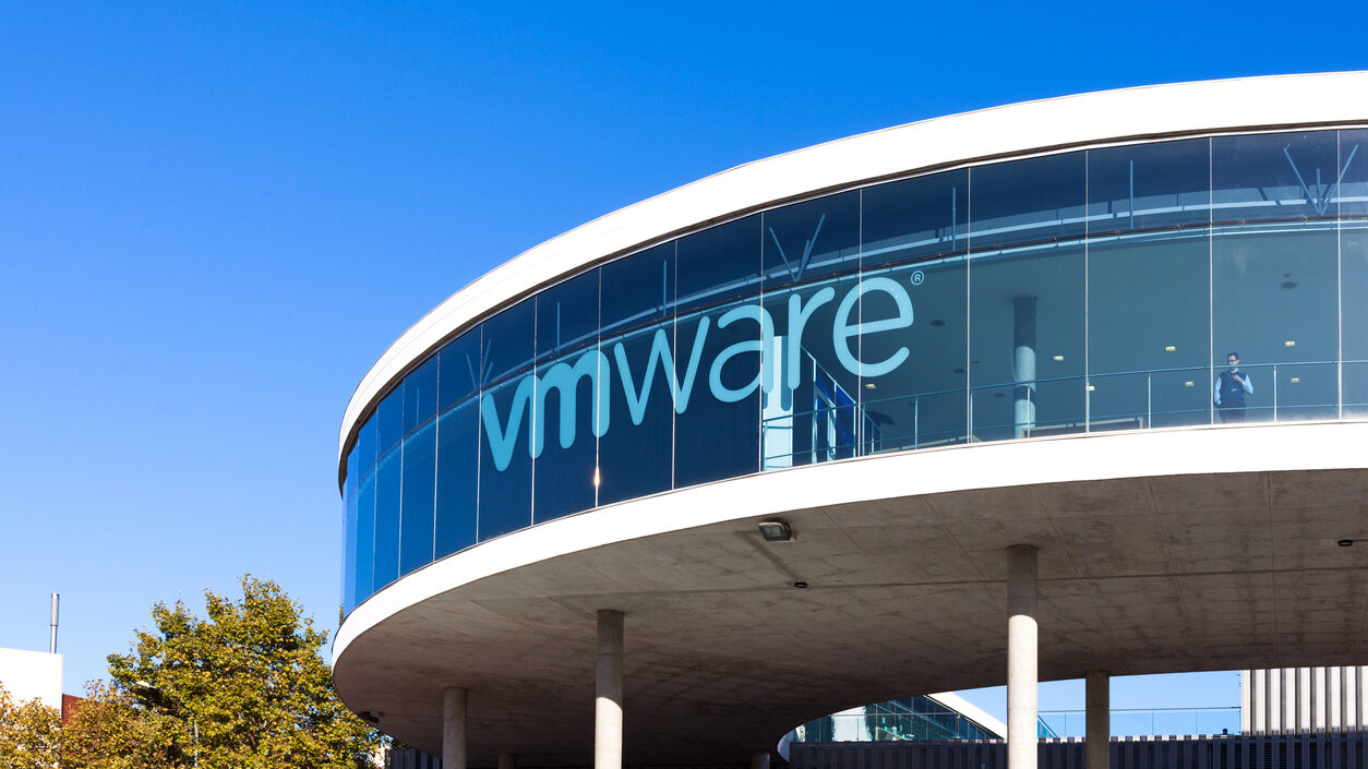 Image for the article: Broadcom update VMware vDefend en Avi Load Balancer